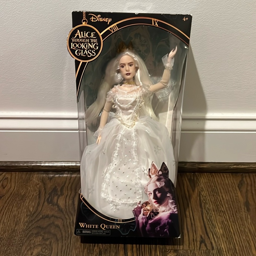 LAST CALL! Disneys “Alice Through The Looking Glass” White Queen! New In Box!!